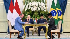 Indonesia dan Brasil resmi memperkuat kemitraan strategis di sektor energi dan sumber daya mineral (ESDM). Langkah ini menjadi bagian dari upaya bersama menghadapi tantangan transisi energi global serta memperkuat hilirisasi industri berbasis sumber 