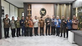 Wakil Menteri Desa dan Pembangunan Daerah Tertinggal (Wamendes PDT) Ahmad Riza Patria membagikan momen saat menghadiri audiensi antara Kementerian Desa dan PDT dengan Kejaksaan Agung RI di Jakarta Selatan.
