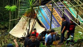 Dua warga Sukabumi ditangkap karena tambang emas ilegal di lahan sendiri