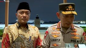 Presiden RI Prabowo Subianto melakukan koordinasi dengan Kapolri Jenderal Listyo Sigit Prabowo sebelum berangkat menuju Kuala Lumpur, Malaysia, pada Sabtu sore. Kunjungan tersebut dalam rangka menghadiri Konferensi Tingkat Tinggi (KTT) ke-47 ASEAN.