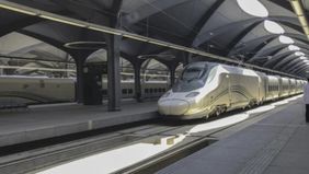 Arab Saudi tengah mengerjakan proyek besar bernama Saudi Land Bridge, sebuah jaringan kereta cepat yang akan menghubungkan Laut Merah di Jeddah dengan Teluk Arab di Dammam melalui ibu kota Riyadh.