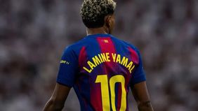 Asisten pelatih Barcelona, Marcus Sorg, memberikan pembelaan terhadap performa Lamine Yamal setelah timnya kalah 1–2 dari Real Madrid dalam lanjutan Liga Spanyol 2025/2026 di Stadion Santiago Bernabeu, Madrid, Minggu 26 Oktober 2025.