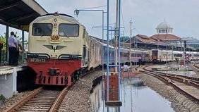 PT Kereta Api Indonesia (KAI) membatalkan sejumlah perjalanan kereta api (KA) dan melakukan rekayasa perjalanan akibat banjir yang menggenangi jalur rel di km 2+8/9 antara Stasiun Semarang Tawang dan Stasiun Alastua, Kota Semarang, Jawa Tengah.