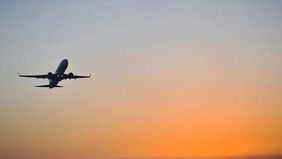 Hampir 3.700 penerbangan di Amerika Serikat (AS) mengalami penundaan atau pembatalan pada Senin, 27 Oktober 2025, ketika penutupan sebagian pemerintahan federal memasuki pekan keempat. Data tersebut disampaikan oleh portal pelacak penerbangan FlightA