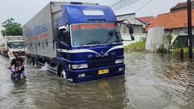 Hujan dengan intensitas tinggi yang mengguyur Kota Semarang pada Selasa pagi kembali memicu banjir di sejumlah wilayah ibu kota Jawa Tengah itu. Genangan tersebut muncul setelah air sempat surut pada hari sebelumnya.