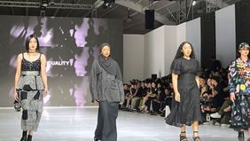 Jakarta Fashion Week 2026 juga menjadi platform edukatif dan kolaboratif, di mana inisiatif untuk terus memajukan industri fesyen Indonesia diwujudkan secara menyeluruh melalui Fashionlink, DEWI’s Luxe Market, Fashion Force Award, hingga forum diskus