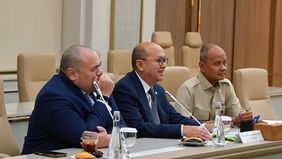 Chief Executive Officer (CEO) Danantara Rosan Roeslani menggelar rapat koordinasi strategis bersama sejumlah tokoh penting nasional.