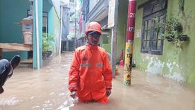 Enam kelurahan di wilayah DKI Jakarta dilaporkan terendam banjir setelah Kali Ciliwung meluap akibat hujan dengan intensitas tinggi yang mengguyur Ibu Kota pada Selasa 28 Oktober 2025.