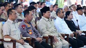 Presiden Prabowo Subianto menyampaikan apresiasi tinggi kepada Kepolisian Negara Republik Indonesia atas kinerjanya dalam menjaga keamanan, menegakkan hukum, serta melindungi rakyat. 