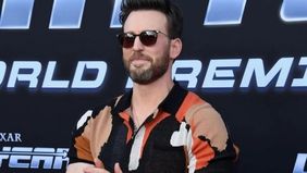 Aktor Chris Evans dan istrinya, aktris Alba Baptista, tengah berbahagia setelah dikaruniai anak pertama mereka, seorang bayi perempuan.