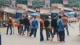 Ketegangan pecah di Pasar Parung, Kabupaten Bogor, Jawa Barat, pada Selasa sore hingga malam, 28 Oktober 2025. Insiden yang melibatkan anggota organisasi masyarakat (Ormas) itu menimbulkan kepanikan di tengah warga setelah rekaman videonya tersebar l