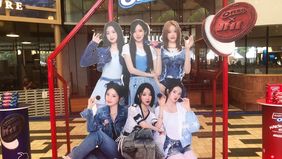 Kolaborasi global antara OREO dan BABYMONSTER akhirnya resmi hadir di Indonesia dan langsung mencuri perhatian publik. Peluncurannya digelar dalam sebuah acara penuh energi di Piazza Gandaria City, Jakarta, yang dipadati ratusan penggemar K-Pop.