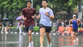 Perhimpunan Dokter Spesialis Kulit dan Kelamin Indonesia (Perdoski) mengingatkan bahwa mikroplastik yang kini ditemukan dalam air hujan mengandung berbagai zat berbahaya yang dapat menimbulkan dampak negatif pada kulit manusia.