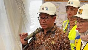 Gubernur DKI Jakarta, Pramono Anung Wibowo, menekankan perlunya payung hukum untuk menerapkan sanksi sosial kepada warga yang membakar sampah sembarangan. Sanksi ini bisa berupa pemasangan foto pelanggar di lokasi kejadian atau bentuk sanksi lainnya.