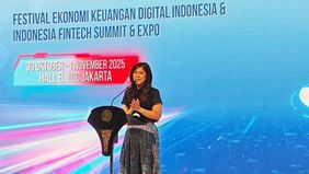 Menteri Komunikasi dan Digital (Menkomdigi) Meutya Hafid menargetkan lelang pita frekuensi 2,6 gigahertz (GHz) dapat dilaksanakan pada akhir tahun ini sebagai langkah memperkuat infrastruktur jaringan 5G di Indonesia.