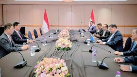 Menteri Koordinator Bidang Perekonomian Airlangga Hartarto menerima kunjungan resmi dan melakukan pertemuan dengan Chief Executive Officer Lotte Chemical Corporation Young Jun Lee menjelang acara KTT APEC (APEC Summit) 2025 di Gyeongju Korea Selatan.