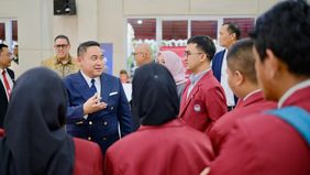 Upaya memperkuat kemandirian pertahanan nasional menuntut sinergi antara kebijakan pemerintah, kolaborasi industri, dan peran akademisi dalam riset serta inovasi teknologi.