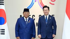 Presiden Republik Indonesia Prabowo Subianto melakukan pertemuan bilateral dengan Presiden Republik Korea Lee Jae Myung di Hwabaek International Convention Center (HICO), Gyeongju