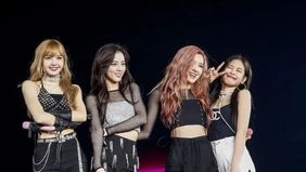 Polda Metro Jaya menurunkan sekitar 1.500 personel gabungan untuk mengamankan konser grup idola asal Korea Selatan, BLACKPINK, yang berlangsung di Stadion Utama Gelora Bung Karno (GBK), Jakarta, pada Sabtu dan Minggu (1–2 November 2025).