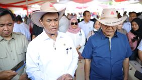 Menteri Pertanian (Mentan) Andi Amran Sulaiman menyampaikan bahwa Indonesia masih mengimpor 30 hingga 40 persen kebutuhan daging sapi nasional.
