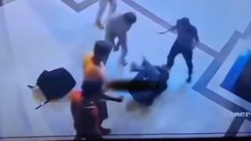 Seorang pemuda asal Kabupaten Simeulue bernama Arjun tewas setelah diduga menjadi korban pengeroyokan di area Masjid Agung Sibolga, Sabtu, 1 November 2025 dini hari.