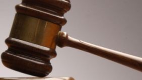 Sengketa ini berawal dari pemberitaan Tempo edisi 16 Mei 2025 berjudul “Poles-Poles Beras Busuk” yang menyoroti kebijakan penyerapan gabah oleh Bulog berdasarkan Keputusan Kepala Badan Pangan Nasional Nomor 14 Tahun 2025. Kebijakan tersebut memungkin