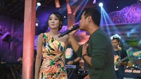 Semoga kelak bisa sukses seperti OM ADELLA, dan yang menonton ini diberi kesehatan dan kelancaran rejekinya