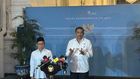 Prabowo Subianto memberikan arahan kepada Kementerian Koperasi dan Usaha Mikro, Kecil, dan Menengah (UMKM) untuk menyiapkan produk substitusi bagi para pelaku usaha thrifting 