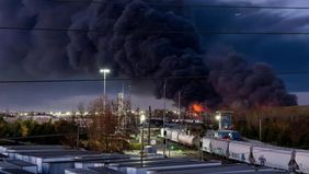 Sebuah kecelakaan tragis terjadi ketika pesawat kargo milik UPS jatuh di dekat Bandara Internasional Muhammad Ali Louisville pada Selasa, 4 November 2025 atau Rabu pagi WIB.
