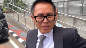 Eko tak banyak bicara usai sidang putusan.