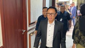 Selain Nafa Urbach, sidang telah dihadiri teradu lainnya yakni Eko Patrio dan Uya Kuya. Keduanya hadir secara berbarengan. Menyusul tak lama kemudian Ahmad Sahroni.