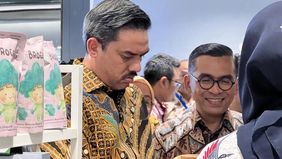 Pemerintah melalui Menteri Usaha Mikro, Kecil, dan Menengah (UMKM) Maman Abdurrahman mengambil langkah tegas dengan menutup toko dan pedagang yang menjual pakaian impor bekas di berbagai platform e-commerce sebagai upaya membatasi praktik “thrifting”