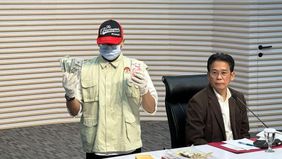 Komisi Pemberantasan Korupsi (KPK) menyita sejumlah uang asing berupa 9.000 pound sterling dan 3.000 dolar Amerika Serikat dari hasil penggeledahan di rumah Gubernur Riau Abdul Wahid (AW) yang berlokasi di Jakarta Selatan.