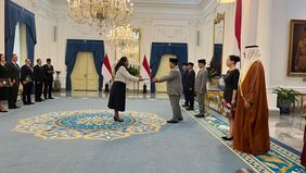 Presiden Republik Indonesia Prabowo Subianto menerima Surat -surat Kepercayaan dari 12 Duta Besar Luar Biasa dan Berkuasa Penuh (LBBP) untuk Republik Indonesia di Istana Merdeka, Jakarta, Jumat, 7 November 2025.