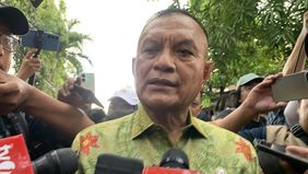 Wakil Menteri Koordinator Bidang Politik dan Keamanan (Wamenko Polkam), Lodewijk Freidrich Paulus, menegaskan bahwa senjata yang ditemukan di lokasi ledakan SMAN 72 Jakarta Utara bukanlah senjata sungguhan, melainkan senjata mainan.