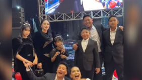 Dunia maya dihebohkan oleh pesta ulang tahun mewah seorang anak berusia 9 tahun di Kota Makassar. Pasalnya, bocah yang diketahui bernama Qansa Alrifaat Najmuddin, putra dari pengusaha muda H. Najmuddin, CEO TRK Holding, mendapat hadiah supercar Lambo