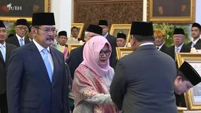 Presiden Prabowo Subianto secara resmi menganugerahkan gelar Pahlawan Nasional kepada Presiden ke-2 Republik Indonesia, Soeharto, dalam upacara di Istana Negara, Jakarta, pada Senin. 