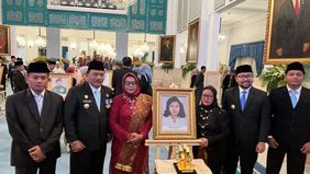 Keluarga besar almarhum Marsina, buruh perempuan asal Nganjuk yang gugur pada 1993, menyampaikan rasa syukur mendalam atas penganugerahan Gelar Pahlawan Nasional oleh Presiden Prabowo Subianto di Istana Negara, Senin, 10 November 2025.