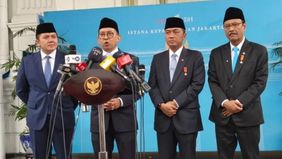 Menteri Sosial Saifullah Yusuf atau Gus Ipul memberikan tanggapan Presiden ke-3 Republik Indonesia, BJ Habibie belum dijadika' sebagai Pahlawan Nasional tahun 2025 ini, tetapi Ia mengungkapkan bahwa proses pengusulan telah mulai bergulir.