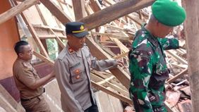 Sebuah bangunan ruang kelas di Sekolah Dasar Negeri (SDN) Najaten 1, Kecamatan Cibalong, Kabupaten Garut, Jawa Barat, ambruk pada Senin, 10 November 2025 dini hari. Peristiwa ini diduga akibat cuaca ekstrem dan kondisi bangunan yang sudah tua.
