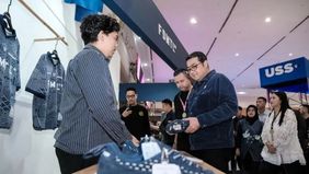 Menteri Ekonomi Kreatif sekaligus Kepala Badan Ekonomi Kreatif, Teuku Riefky Harsya, melakukan kunjungan ke ajang Urban Sneaker Society (USS) 2025 di Jakarta. Kunjungan ini menjadi bentuk nyata dukungan pemerintah terhadap para kreator muda agar mamp