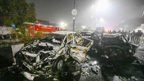 Sebuah ledakan besar terjadi di dekat stasiun kereta bawah tanah Red Fort, salah satu destinasi wisata terkenal di New Delhi, India, pada Senin 10 November 2025. Insiden tersebut menewaskan sedikitnya delapan orang, menurut laporan News18.