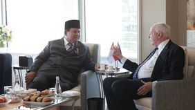 Presiden Republik Indonesia Prabowo Subianto menerima kunjungan mantan Perdana Menteri Australia Paul Keating di hotel tempatnya bermalam selama di Sydney, pada Rabu, 12 November 2025.