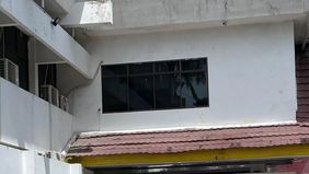 Tim penyidik Komisi Pemberantasan Korupsi (KPK) melakukan penggeledahan di Kantor Badan Pengelola Keuangan dan Aset Daerah (BPKAD) Provinsi Riau, Rabu, yang diduga berkaitan dengan pengembangan perkara dugaan korupsi yang menjerat Gubernur Riau.