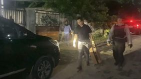 Tim Komisi Pemberantasan Korupsi (KPK) kembali melaksanakan penggeledahan, kali ini menyasar sebuah rumah yang diketahui milik kerabat Bupati Ponorogo, Sugiri Sancoko, di Desa Ngunut, Kecamatan Babadan, Kabupaten Ponorogo, Jawa Timur, pada Rabu.