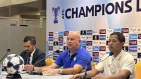 Manajemen Persib Bandung menepis kabar yang menyebutkan pelatih kepala mereka, Bojan Hodak, tengah dipertimbangkan untuk mengisi posisi pelatih Timnas Indonesia.