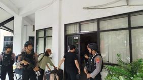 Tim Komisi Pemberantasan Korupsi (KPK) melakukan penggeledahan di kantor Dinas Kebudayaan, Pemuda, dan Olahraga (Disbudparpora) Kabupaten Ponorogo, Jawa Timur, pada Rabu.