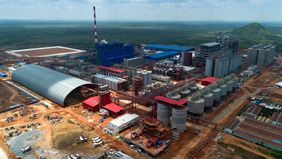 Holding Industri Pertambangan Indonesia MIND ID menegaskan komitmennya dalam mendukung transisi energi nasional melalui penguatan hilirisasi bauksit secara terintegrasi di dalam negeri.