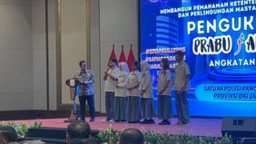 Gubernur DKI Jakarta Pramono Anung Wibowo secara resmi mengukuhkan 1.005 pelajar sebagai Pelajar Duta Ketenteraman dan Ketertiban Umum (Trantibum) atau Prabu Jakarta 2025 di JIEXPO Convention Center, Kemayoran, Jakarta Pusat, Kamis, 13 November 2025.