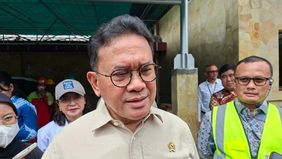 Menteri Perdagangan (Mendag) Budi Santoso mengungkapkan bahwa distribusi Minyakita akan dilakukan melalui BUMN pangan.